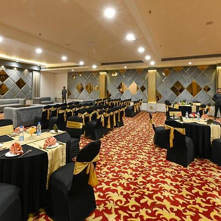 Hotel Avalon Palms Agra Agra  Esterno foto