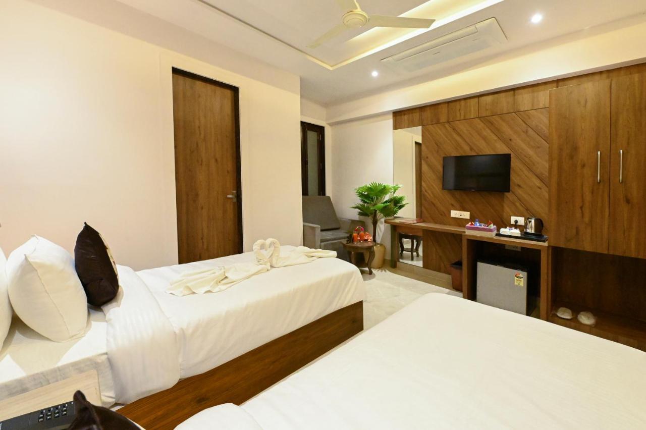 Hotel Avalon Palms Agra Agra  Esterno foto