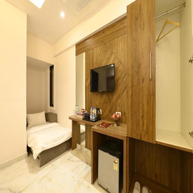 Hotel Avalon Palms Agra Agra  Esterno foto